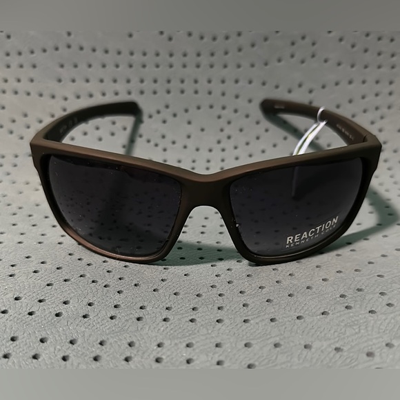 New  Reaction Kenneth Cole men sunglasses - Picture 2 of 3